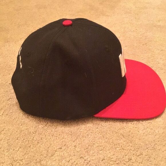 New Kum&Go red/black flat brim
RIGHTEOUS - Picture 2 of 6